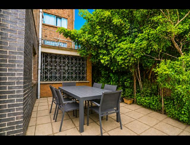 2 BEDROOM APARTMENT FOR SALE IN ESSENWOOD